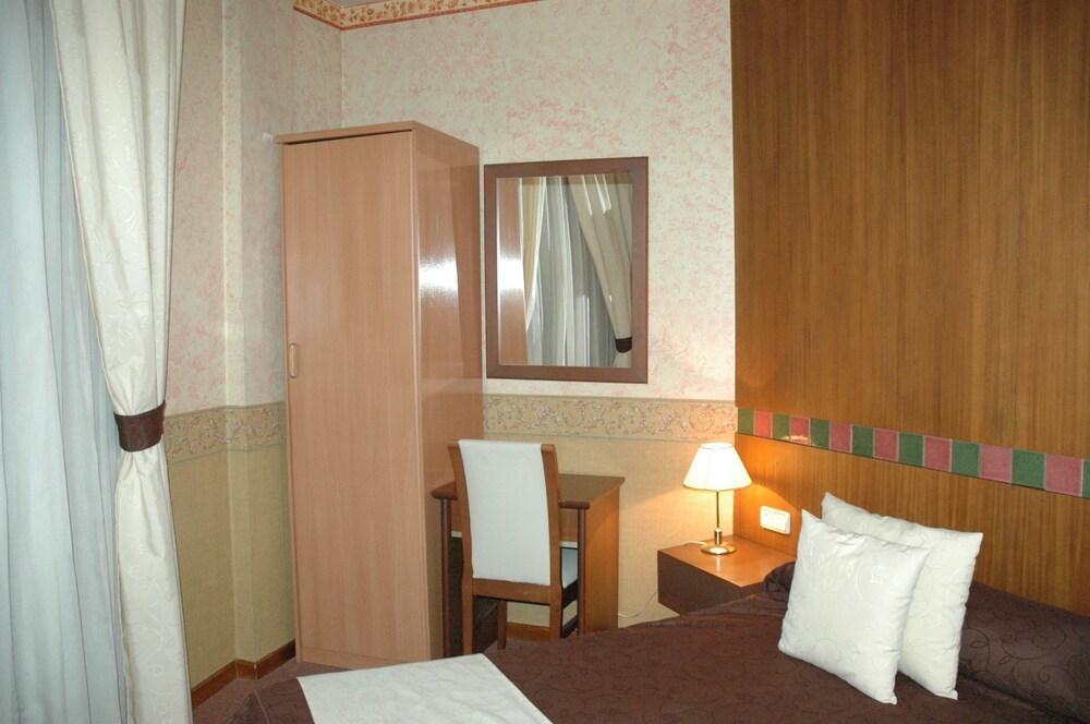 Atarfe Hotel Las Yucas מראה חיצוני תמונה
