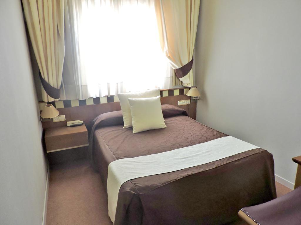 Atarfe Hotel Las Yucas מראה חיצוני תמונה