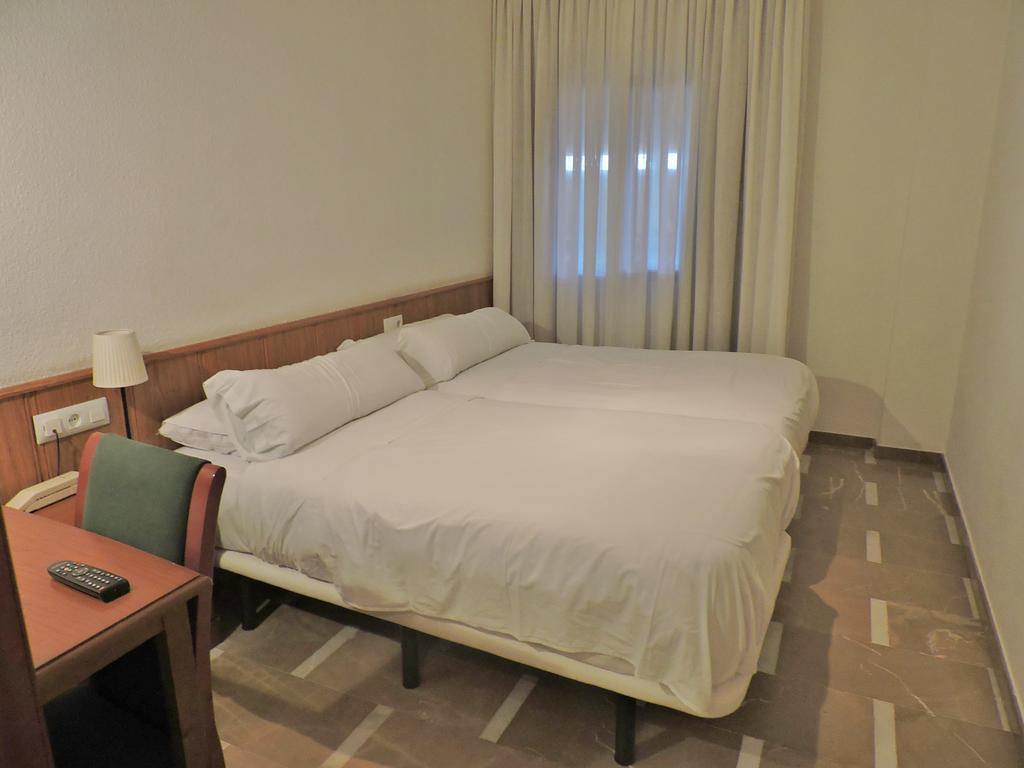 Atarfe Hotel Las Yucas מראה חיצוני תמונה