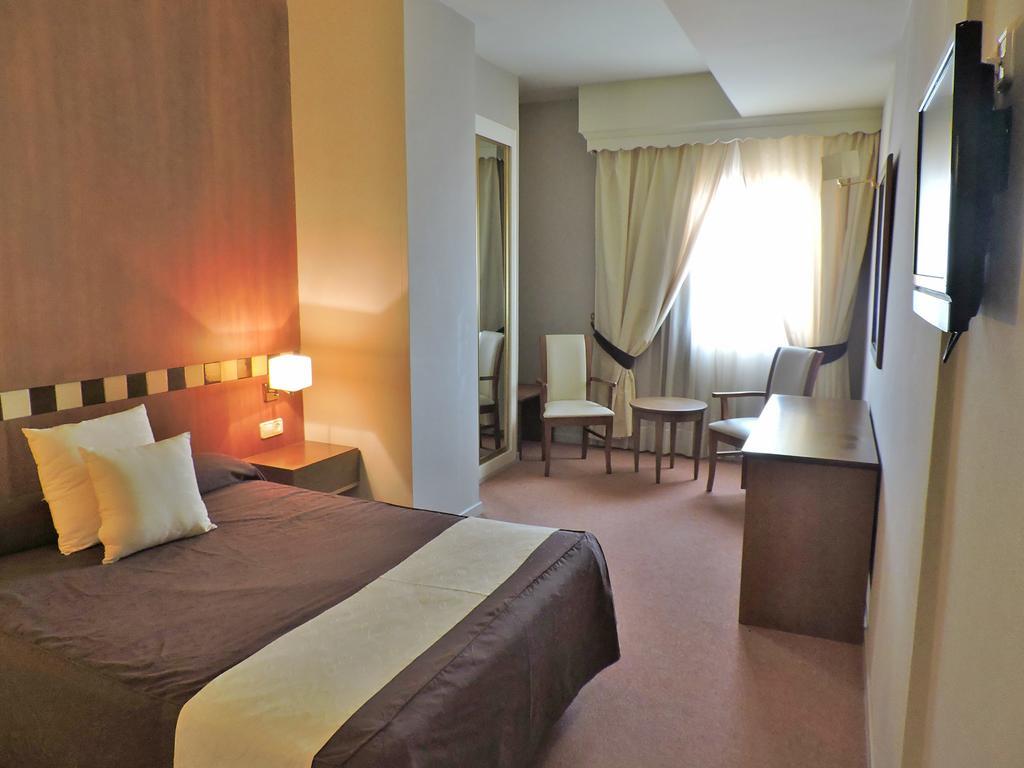 Atarfe Hotel Las Yucas מראה חיצוני תמונה