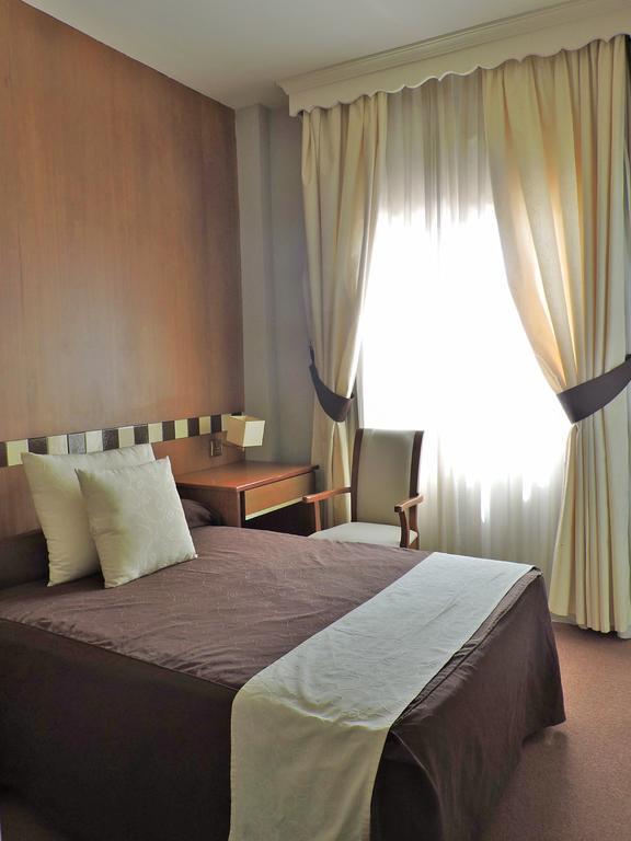 Atarfe Hotel Las Yucas מראה חיצוני תמונה