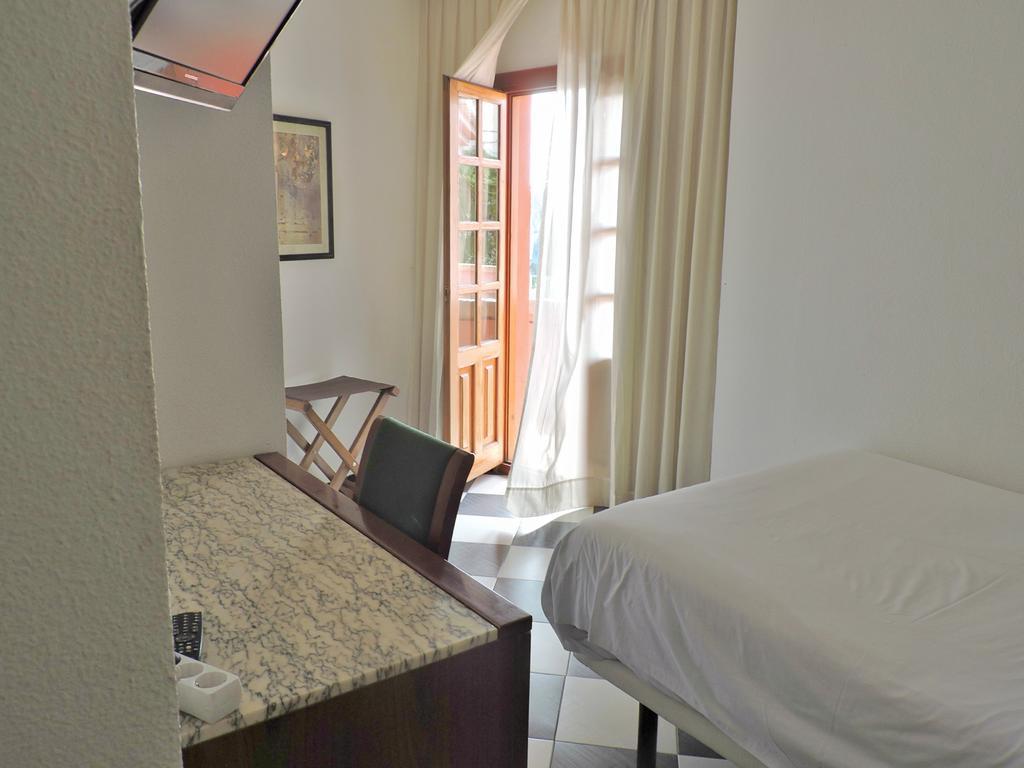 Atarfe Hotel Las Yucas מראה חיצוני תמונה