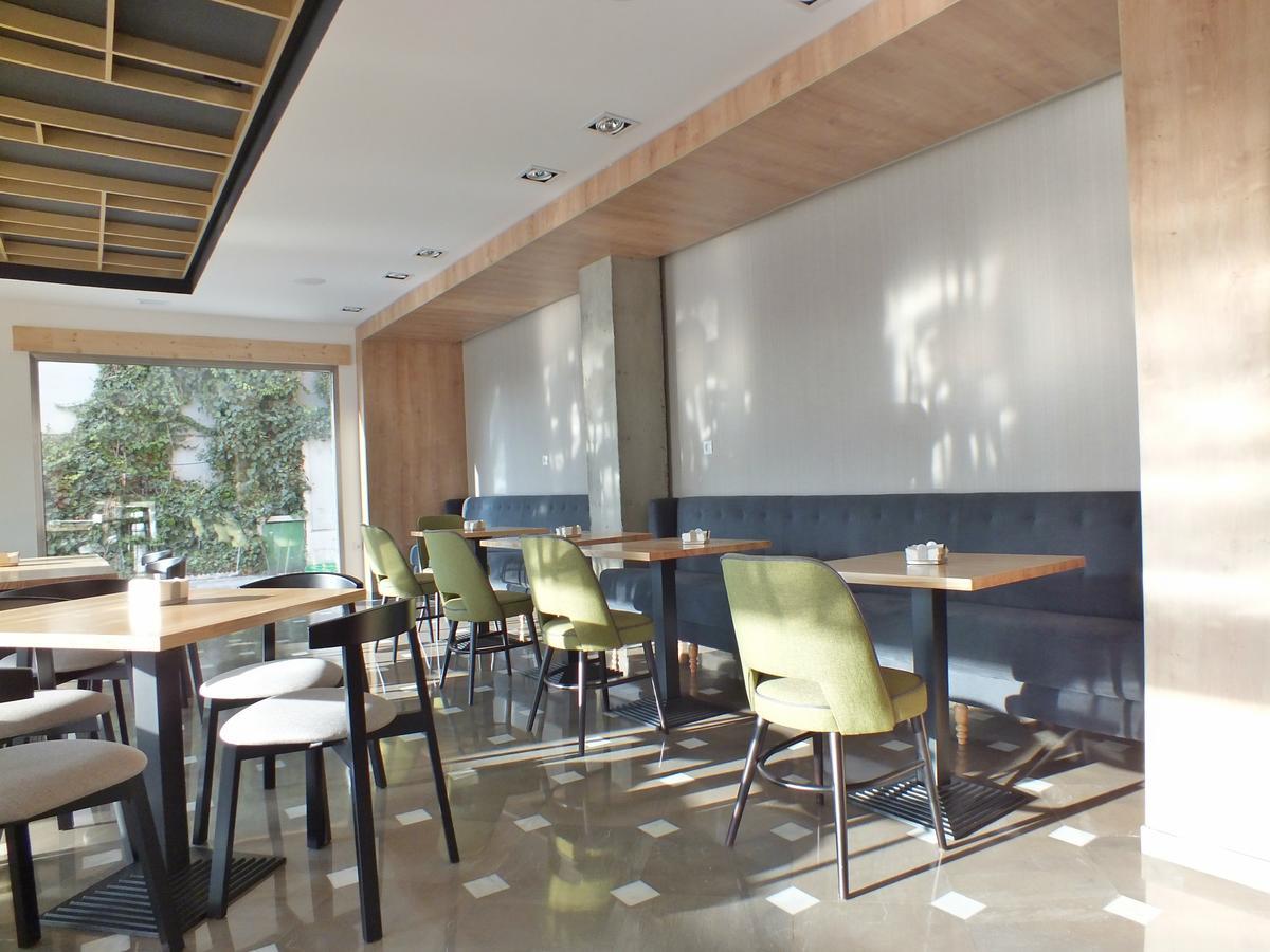 Atarfe Hotel Las Yucas מראה חיצוני תמונה